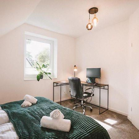Cozy Haus In Lubeck Mit Parkplatz, Terrasse, Garten Eksteriør billede